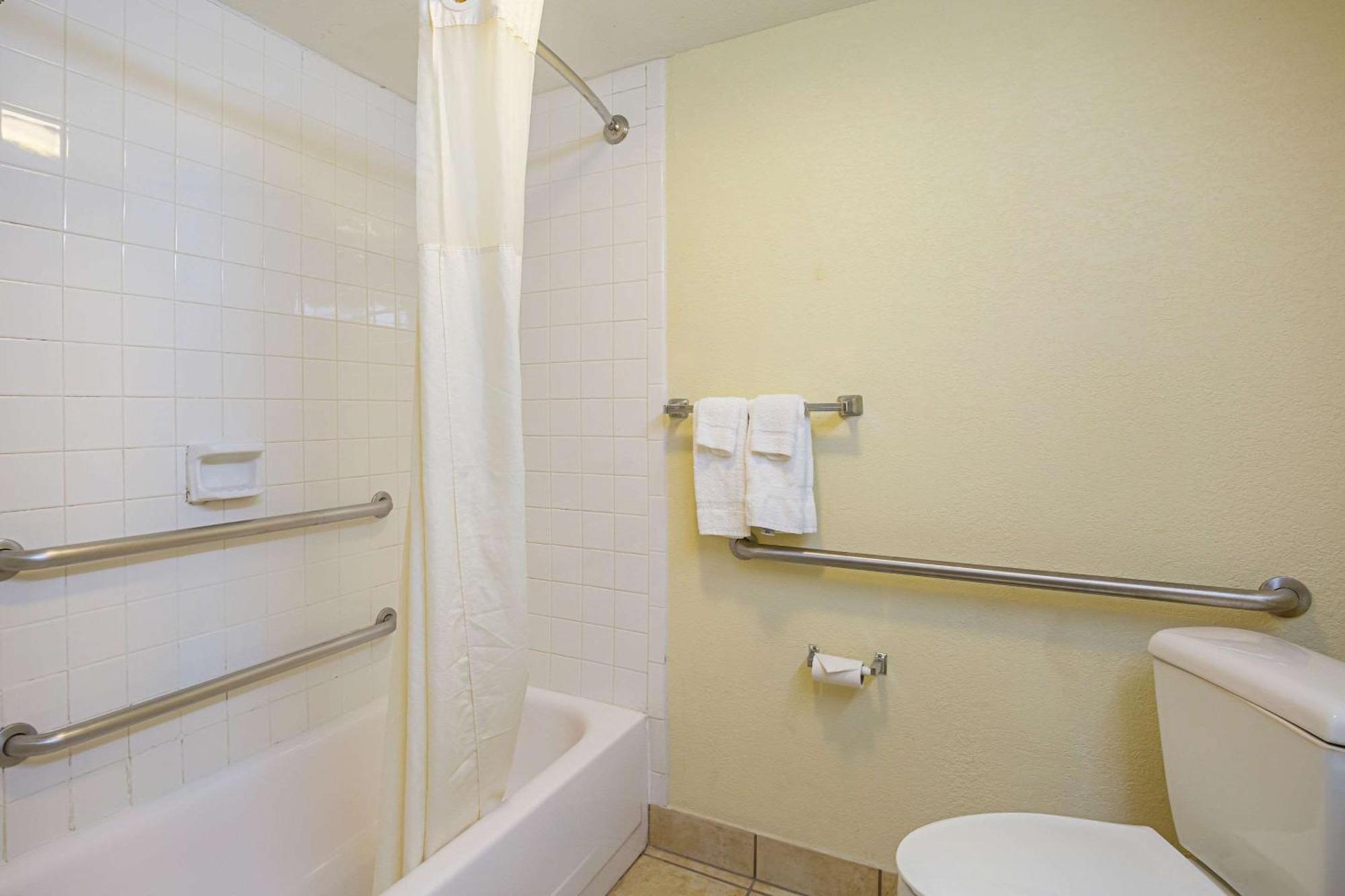 Hotel Quality & Nrg Park - Medical Center 3*