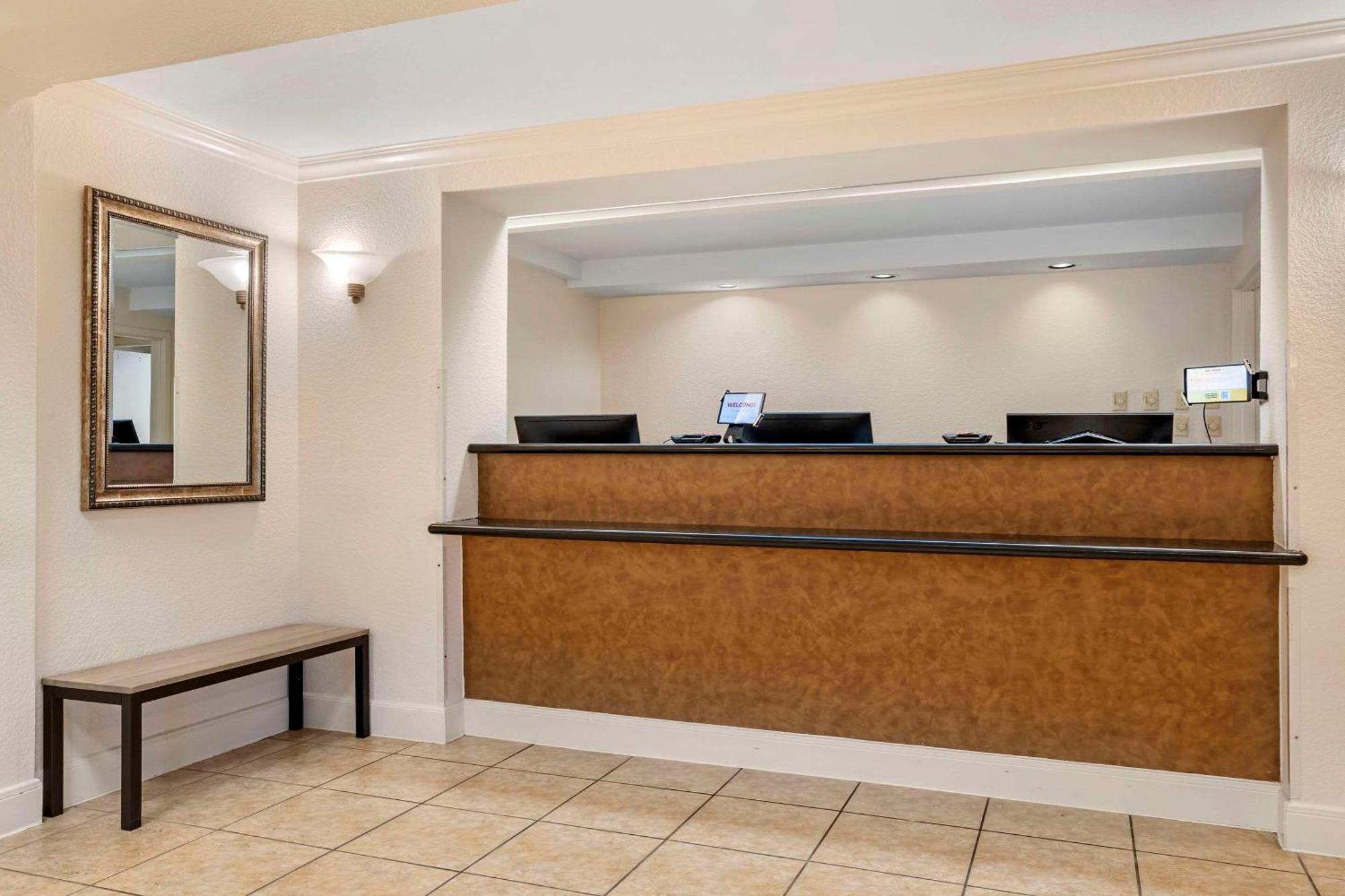 Quality & Nrg Park - Medical Center Hotel 3*